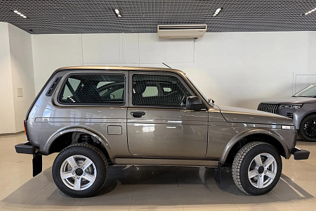 Lada (Ваз) Niva Legend 1.8 MT (90 л.с.) 4WD, 2026 Lada (Ваз) Niva Legend 1.8 MT (90 л.с.) 4WD, 2026 — купить в Нижнем Новгороде