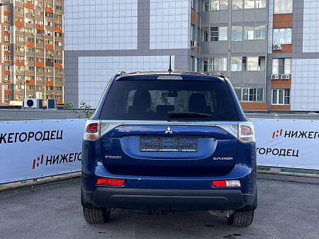 Mitsubishi Outlander 2.4 CVT (167 л.с.) 4WD, 2013 — купить в Нижнем Новгороде