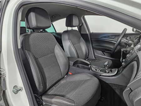 Opel Insignia 1.8 MT (140 л.с.), 2013 — купить в Нижнем Новгороде