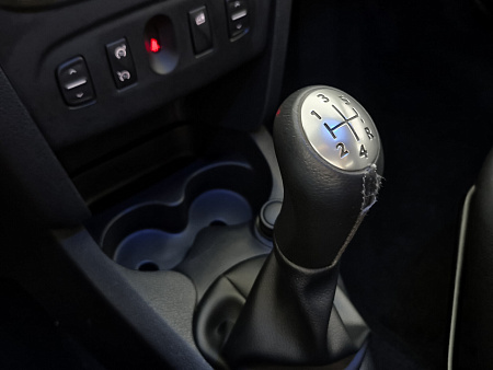 Renault Sandero 1.6 MT (102 л.с.), 2015 — купить в Нижнем Новгороде