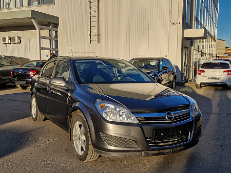 Opel Astra 1.6 MT (115 л.с.), 2011 Opel Astra 1.6 MT (115 л.с.), 2011 — купить в Нижнем Новгороде