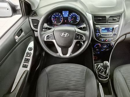 Hyundai Solaris 1.6 MT (123 л.с.), 2015 — купить в Нижнем Новгороде