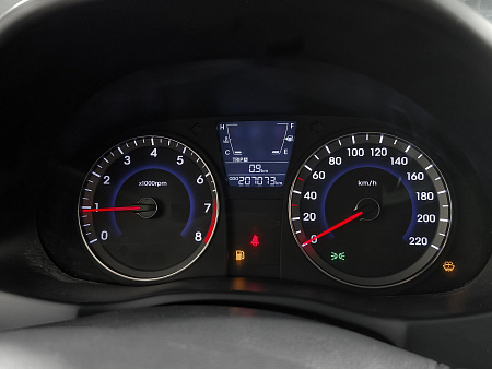 Hyundai Solaris 1.4 MT (107 л.с.), 2011 — купить в Нижнем Новгороде