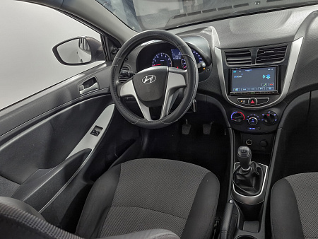 Hyundai Solaris 1.4 MT (107 л.с.), 2013 Hyundai Solaris 1.4 MT (107 л.с.), 2013 — купить в Нижнем Новгороде