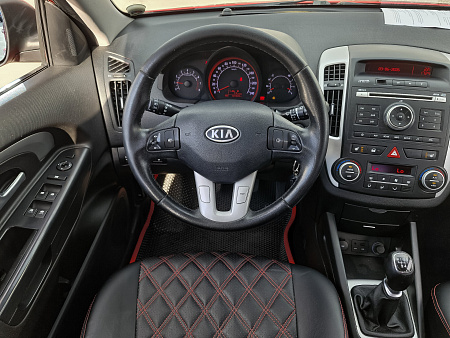 Kia Ceed 2.0 MT (143 л.с.), 2010 — купить в Нижнем Новгороде
