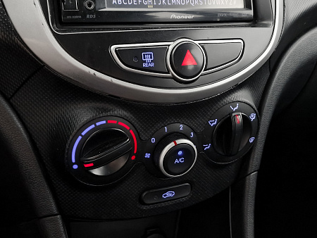 Hyundai Solaris 1.4 MT (107 л.с.), 2012 Hyundai Solaris 1.4 MT (107 л.с.), 2012 — купить в Нижнем Новгороде
