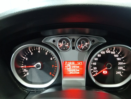 Ford Focus 1.6 AT (100 л.с.), 2010 Ford Focus 1.6 AT (100 л.с.), 2010 — купить в Нижнем Новгороде