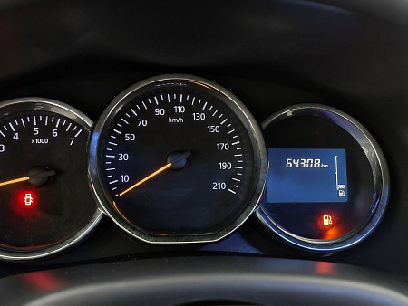 Renault Sandero 1.6 MT (102 л.с.), 2015 — купить в Нижнем Новгороде