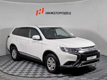 Mitsubishi Outlander 2.0 CVT (146 л.с.) 4WD, 2019 — купить в Нижнем Новгороде
