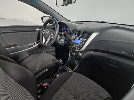 Hyundai Solaris 1.6 MT (123 л.с.), 2012 — купить в Нижнем Новгороде