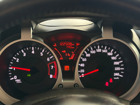 Nissan Juke 1.6 CVT (117 л.с.), 2014 — купить в Нижнем Новгороде