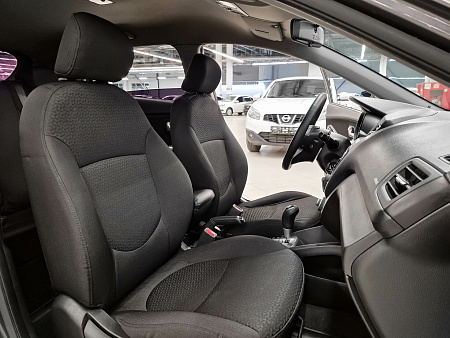 Kia Rio 4-speed 1.6 AT (123 л.с.), 2014 Kia Rio 4-speed 1.6 AT (123 л.с.), 2014 — купить в Нижнем Новгороде