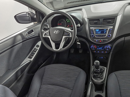 Hyundai Solaris 1.6 MT (123 л.с.), 2016 Hyundai Solaris 1.6 MT (123 л.с.), 2016 — купить в Нижнем Новгороде