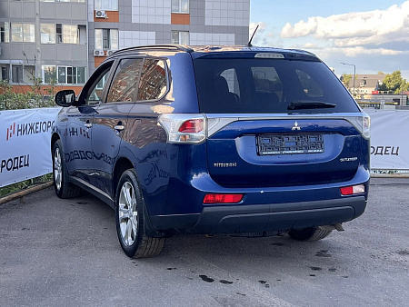 Mitsubishi Outlander 2.4 CVT (167 л.с.) 4WD, 2013 — купить в Нижнем Новгороде