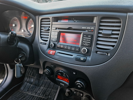 Kia Rio 1.4 MT (95 л.с.), 2010 Kia Rio 1.4 MT (95 л.с.), 2010 — купить в Нижнем Новгороде