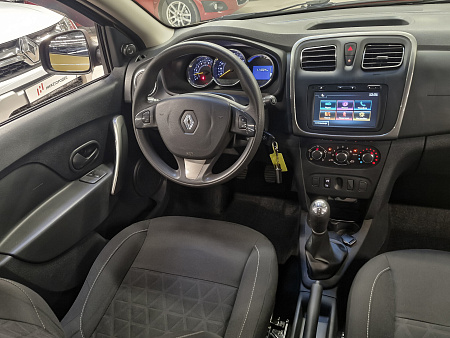 Renault Sandero Stepway 1.6 MT (113 л.с.), 2017 Renault Sandero Stepway 1.6 MT (113 л.с.), 2017 — купить в Нижнем Новгороде