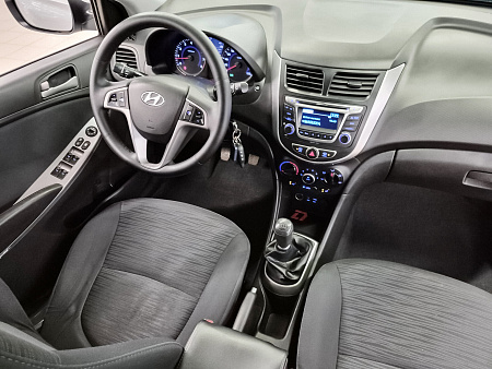 Hyundai Solaris 1.6 MT (123 л.с.), 2015 — купить в Нижнем Новгороде