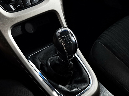Opel Astra 1.6 MT (115 л.с.), 2012 — купить в Нижнем Новгороде