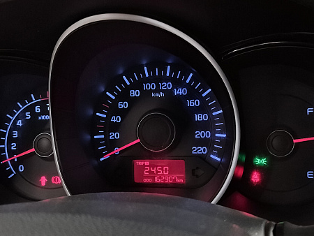 Kia Rio 6-speed 1.6 MT (123 л.с.), 2015 — купить в Нижнем Новгороде