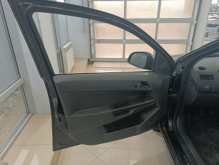 Opel Astra 1.6 MT (115 л.с.), 2011 Opel Astra 1.6 MT (115 л.с.), 2011 — купить в Нижнем Новгороде