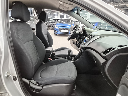 Hyundai Solaris 1.6 MT (123 л.с.), 2015 — купить в Нижнем Новгороде