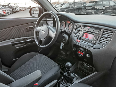 Kia Rio 1.4 MT (95 л.с.), 2010 Kia Rio 1.4 MT (95 л.с.), 2010 — купить в Нижнем Новгороде