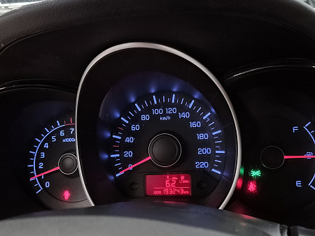 Kia Rio 1.4 MT (107 л.с.), 2013 — купить в Нижнем Новгороде