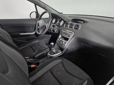 Peugeot 408 1.6 MT (115 л.с.), 2016 Peugeot 408 1.6 MT (115 л.с.), 2016 — купить в Нижнем Новгороде