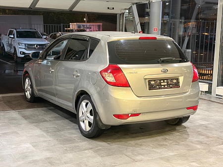 Kia Ceed 2.0 AT (143 л.с.), 2010 Kia Ceed 2.0 AT (143 л.с.), 2010 — купить в Нижнем Новгороде