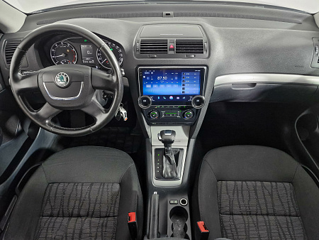 Skoda Octavia 1.6 AT (102 л.с.), 2010 — купить в Нижнем Новгороде