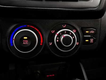 Kia Rio 4-speed 1.6 AT (123 л.с.), 2014 Kia Rio 4-speed 1.6 AT (123 л.с.), 2014 — купить в Нижнем Новгороде