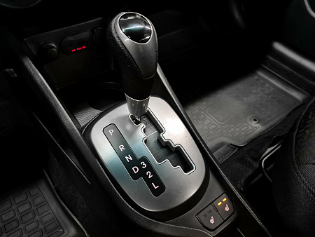 Kia Rio 4-speed 1.6 AT (123 л.с.), 2014 Kia Rio 4-speed 1.6 AT (123 л.с.), 2014 — купить в Нижнем Новгороде