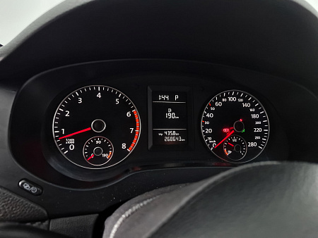 Volkswagen Jetta 1.6 AT (105 л.с.), 2012 — купить в Нижнем Новгороде