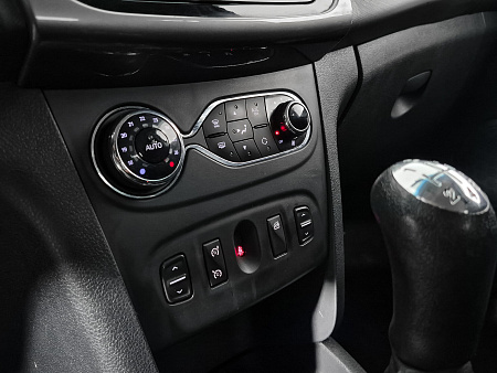Renault Sandero 1.6 MT (102 л.с.), 2016 Renault Sandero 1.6 MT (102 л.с.), 2016 — купить в Нижнем Новгороде
