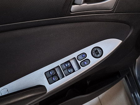 Hyundai Solaris 1.6 AT (123 л.с.), 2016 Hyundai Solaris 1.6 AT (123 л.с.), 2016 — купить в Нижнем Новгороде