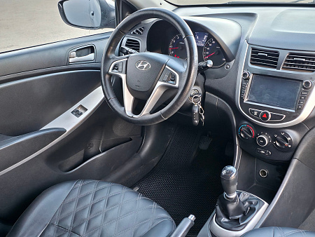 Hyundai Solaris 1.6 MT (123 л.с.), 2011 — купить в Нижнем Новгороде
