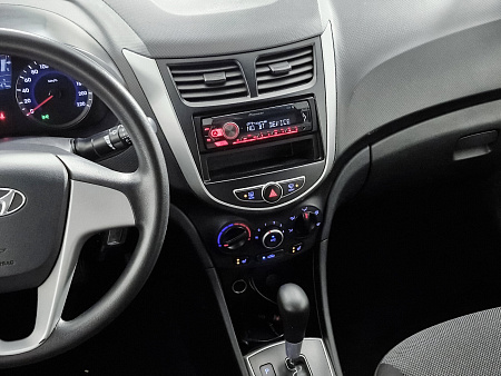 Hyundai Solaris 1.4 AT (107 л.с.), 2014 Hyundai Solaris 1.4 AT (107 л.с.), 2014 — купить в Нижнем Новгороде