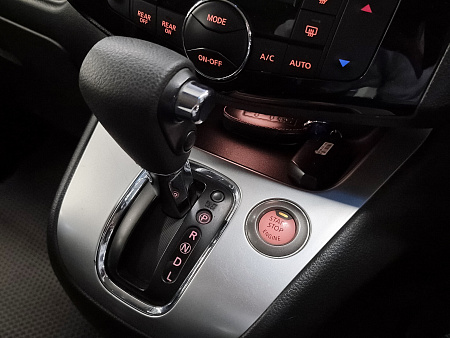 Nissan Serena 2.0hyb CVT (147 л.с.), 2015 Nissan Serena 2.0hyb CVT (147 л.с.), 2015 — купить в Нижнем Новгороде