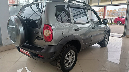 Chevrolet Niva 1.7 MT (80 л.с.) 4WD, 2013 Chevrolet Niva 1.7 MT (80 л.с.) 4WD, 2013 — купить в Нижнем Новгороде