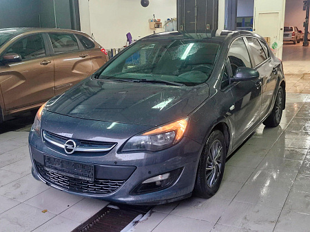 Opel Astra 1.6 MT (115 л.с.), 2014 Opel Astra 1.6 MT (115 л.с.), 2014 — купить в Нижнем Новгороде