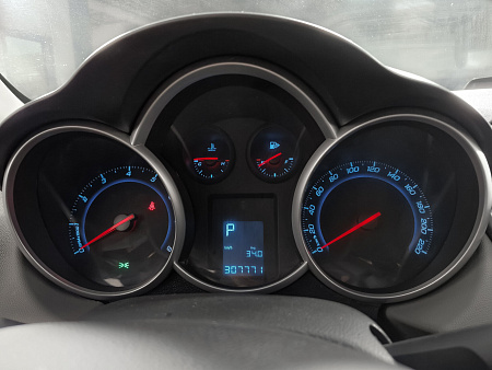 Chevrolet Cruze 1.6 AT (109 л.с.), 2014 Chevrolet Cruze 1.6 AT (109 л.с.), 2014 — купить в Нижнем Новгороде