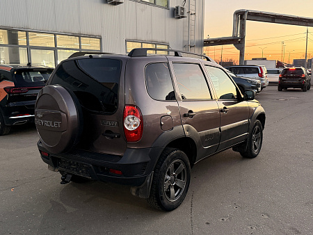 Chevrolet Niva 1.7 MT (80 л.с.) 4WD, 2019 — купить в Нижнем Новгороде