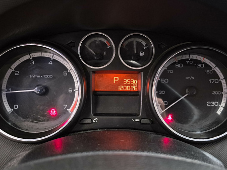 Peugeot 308 1.6 AT (120 л.с.), 2010 Peugeot 308 1.6 AT (120 л.с.), 2010 — купить в Нижнем Новгороде